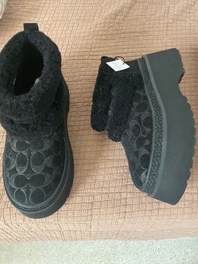 Coach boots brand new black